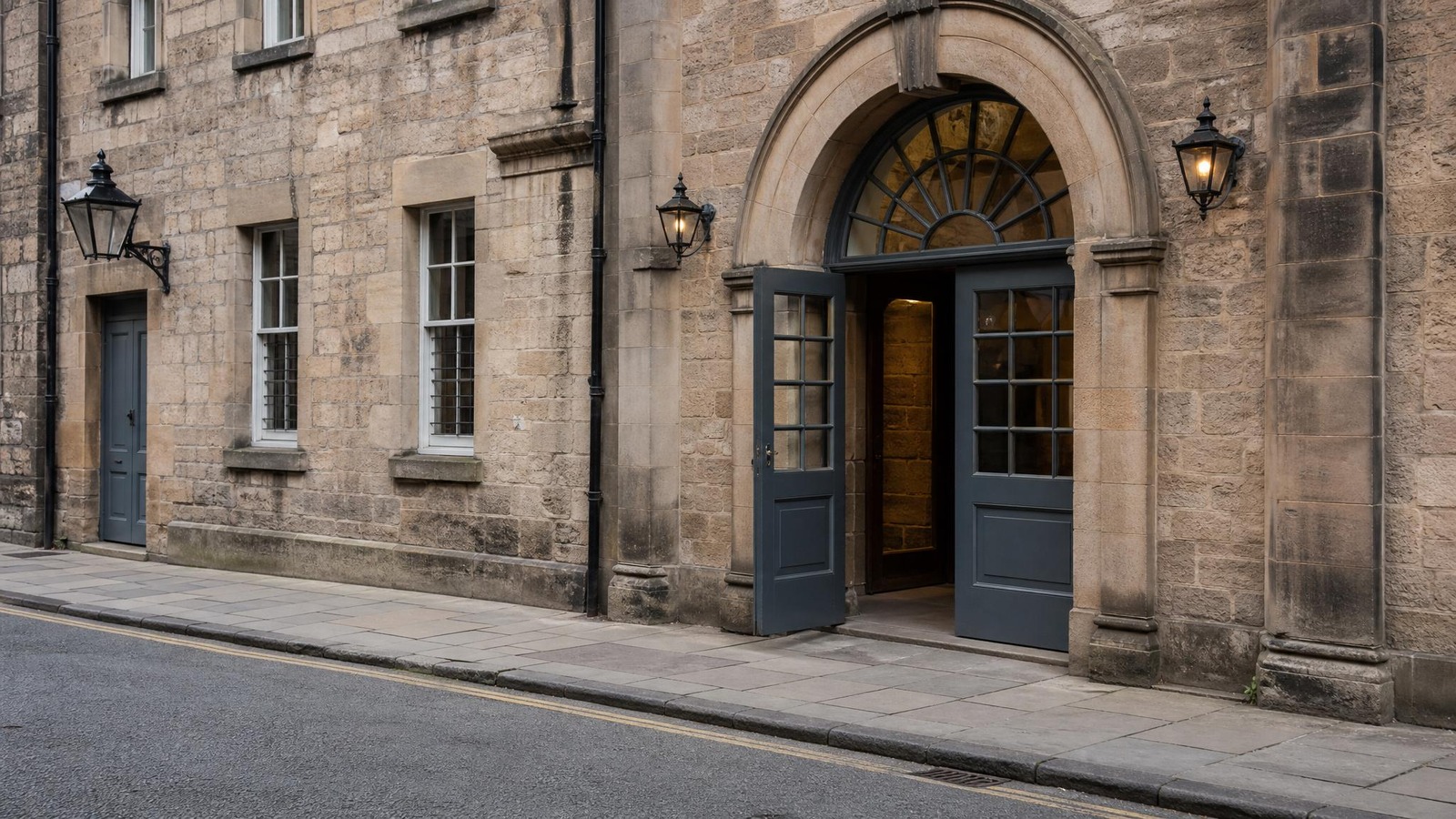 Theater venue and box office ambiance for Edinburgh Fringe venue booking